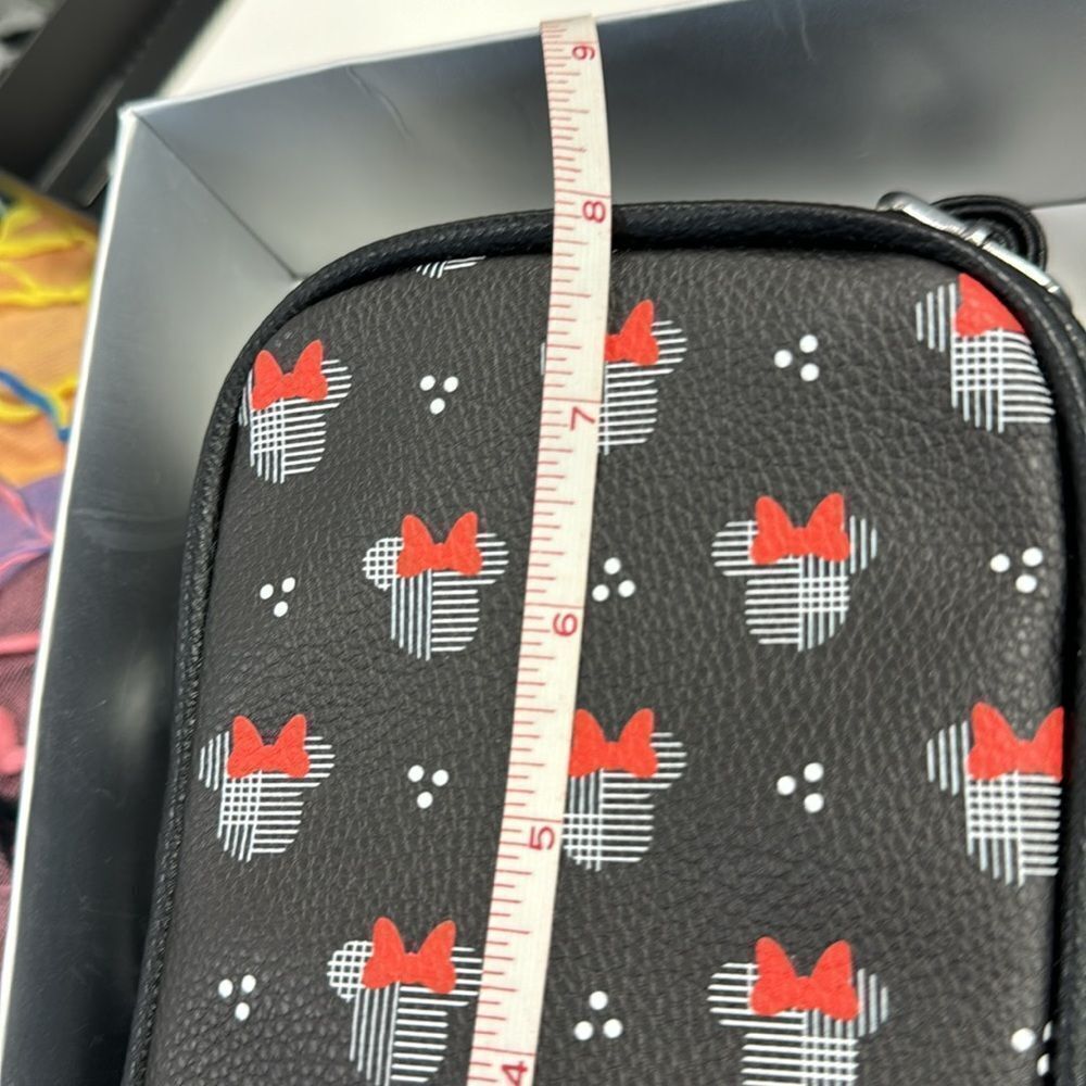 Disney Minnie crossbody bag with Kate Spade
Minnie Mouse. - Picture 7 of 9